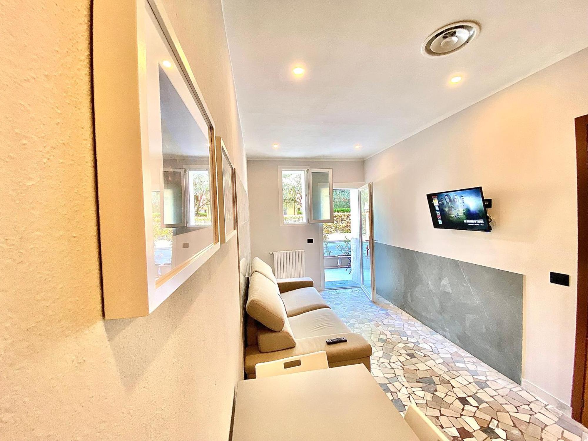 Apt Donati Home, Modernita E Comfort Con Parcheggio Gratuito Privato E Spazio Esterno Privato Cassano D'adda Bagian luar foto