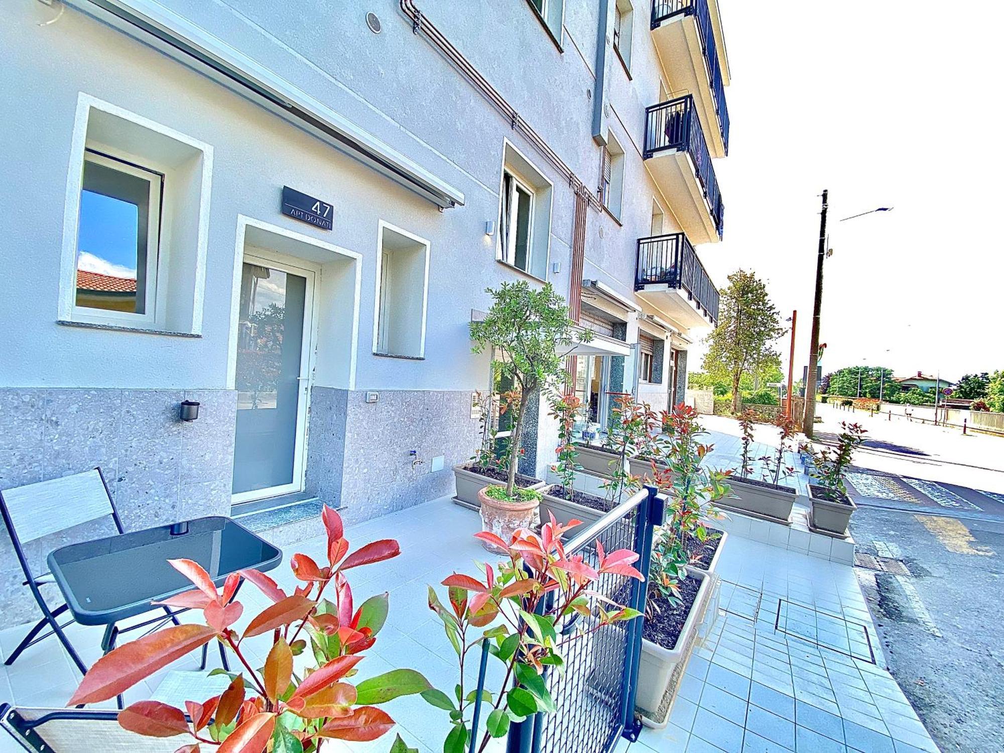 Apt Donati Home, Modernita E Comfort Con Parcheggio Gratuito Privato E Spazio Esterno Privato Cassano D'adda Bagian luar foto
